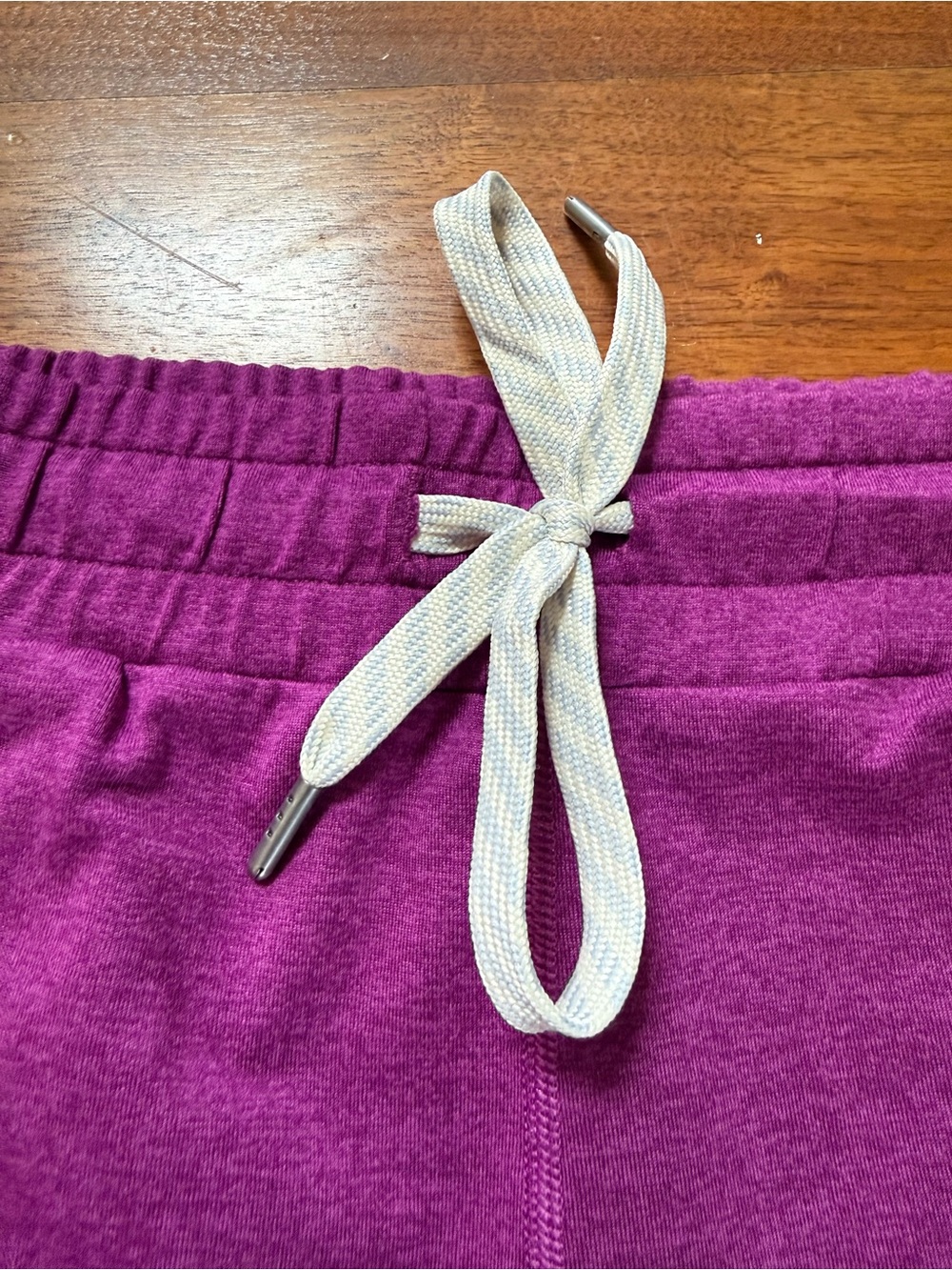 Vuori Performance Jogger in Magenta Heather Size Small - Picture 6 of 8